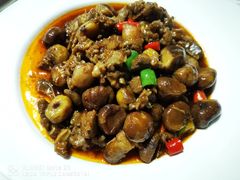 板栗烧乳鸽-琬苑鸽庄·川粤融合菜(解放碑总店)