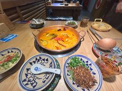 -洱火云南酸菜牛肉火锅(石景山当代商城店)