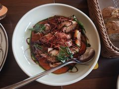 鱿鱼猪肉馅配红甜椒泥-Bistro Les Lilas丁香花小酒馆