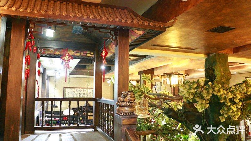 天凉了，来这家传统老店坐坐，吃吃饭，休息会儿吧~