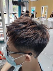 -首脑美发沙龙
