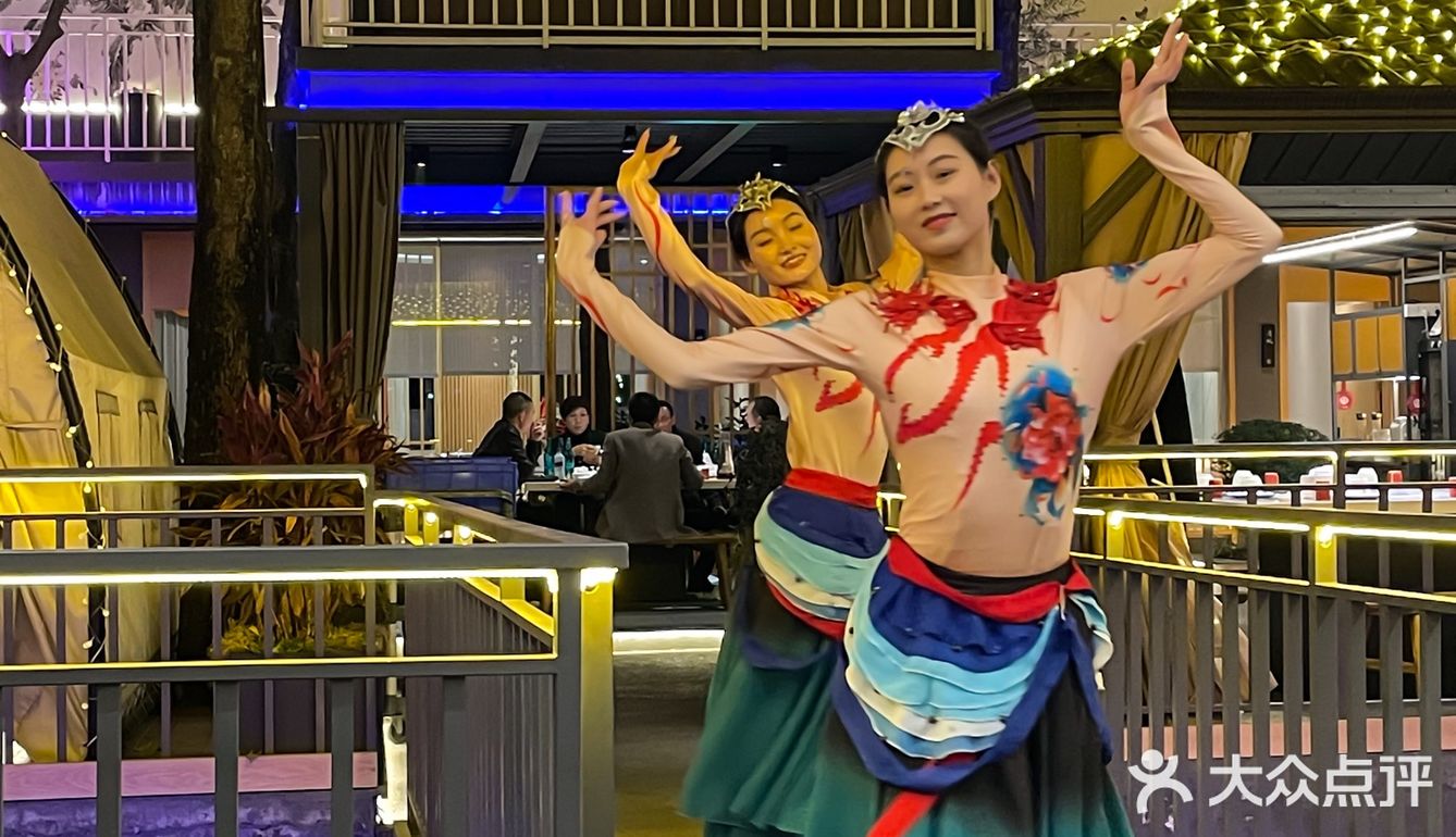 別向了！真的在成都！！！[流泪]吃火錫看変 脸爽