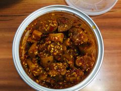 麻辣萝卜块-鑫记婆婆兔·成都特产·兔头手撕兔(太古里店)