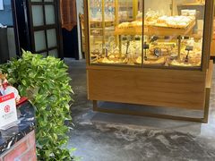 面包甜点陈列柜-啊噗吐呦现场烘焙(麦凯乐店)