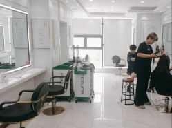 -镁连社·美联社