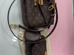 -聚云奢二手奢侈品黄金手表包包回收·中古店(中福城店)