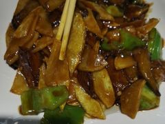 -老码头黑皮肘子锅包肉(赣水路店)