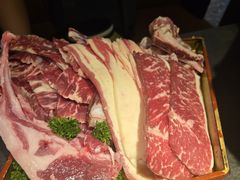 -铭牛烧肉·和牛海鲜自助(高新月牙湖店)