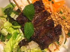 香茅牛肉碎配酥脆虾片-美奈小馆·越南料理(中航城君尚购物中心店)