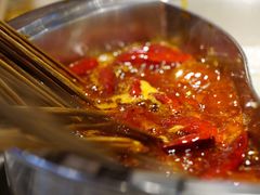 鸳鸯锅-让签签飞小郡肝串串香(春熙路形象店)