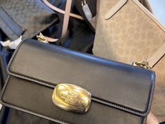 -广州周大福金融中心