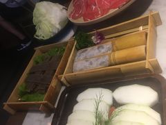 -尚尚仙·酸汤猪手·猪肚鸡火锅(华联万柳购物中心店)