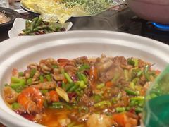 -帅巴人舅母子腊蹄民俗村