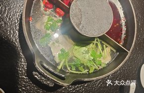Tea-Scented Clear Oil Beef Hot Pot
