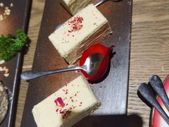 娜帕里勇-那时新疆·若羌(经纬汇店)