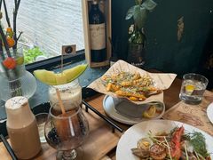 -Mark&Mars Restaurant