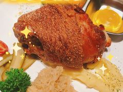 M8招牌穆尼斯脆皮猪肘-又见马甲M8融合西餐厅(体育中心店)