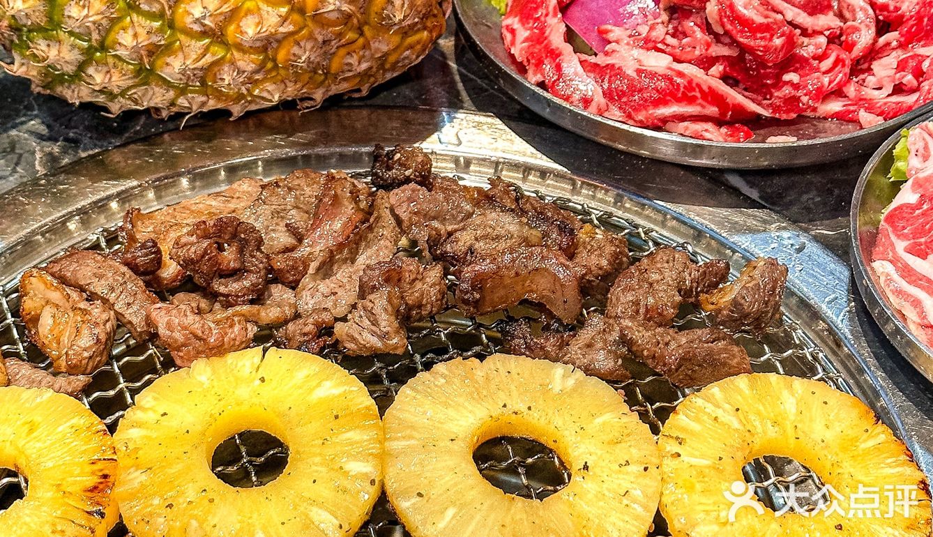 求你们赶紧去试试菠萝烤肉 香到跳脚！