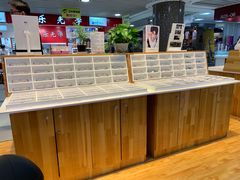 -MiRi眼镜连锁·蔡司·尼康控优点合作店(莘庄店)
