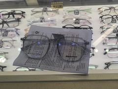 -美式眼镜·授权蔡司.依视路.尼康.豪雅.明月(南翔印象城店)