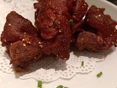 招牌脆皮糯猪手-姚姚酸菜鱼·金戈戈香港豉油鸡(喜荟城联名店)
