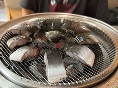 -围炉肉舍•炭烤活鳗•丹东海鲜烤肉(步行街店)