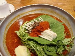 土豆排骨火锅（辣）-喇喇排骨火锅·传统韩式脊骨汤(望京西园总店)