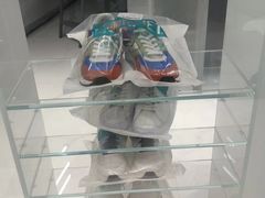 -福奈特洗衣洗鞋(宝华广场店)