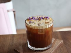 绿意栀秋-不正咖啡(万达尊店)