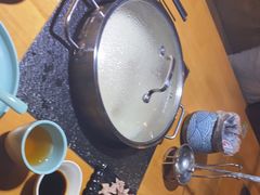 -洪氏嗨捞·广东猪肚鸡·椰子鸡火锅(西咸万象城店)