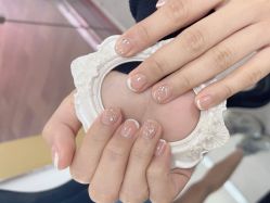 -芊屿芊浔美甲