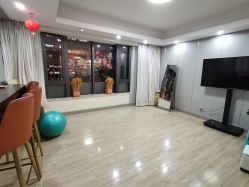 -Mamom club 慢会所(爱丁堡店)