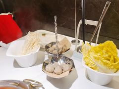 -左庭右院鲜牛肉火锅(金山万达店)