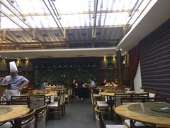 大堂-阿瓦山寨·湘菜现炒·剁椒鱼头王(咸阳总店)