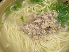 猪肘汤面-亮亮面馆(经六路店)