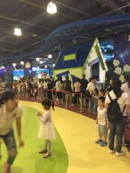 点击看大图 -维佳童话镇演出现场(徐东店)