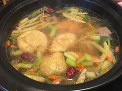 清汤养生锅底-陆记牛庄·碳锅龙虾烧烤(爱上花园店)