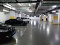 -新世界新丸中心-地下停车场
