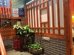 -宽板凳老灶火锅(台湾街店)