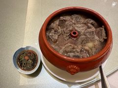 汽锅牛展-沙龙酒家