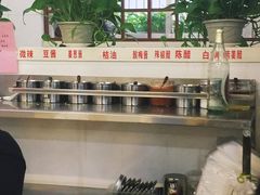 -正宗普宁豆干坊·洪记砂锅粥(红领巾路店)