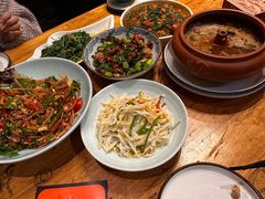 -老滇山寨•云南特色菜•地方菜•民族风情歌舞表演(金碧店)