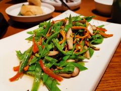 五彩花菇荷兰豆-云海肴·汽锅鸡·云南菜(苏州中心店)
