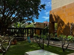 -三亚湾海居铂尔曼度假酒店