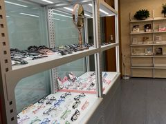 -无奔眼镜·蔡司·依视路授权店(马家堡店)