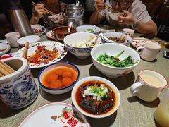 老湖南臭豆腐-老湖南民间菜·牛肉十八炒(花都店)