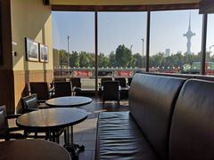 -星巴克臻选(盐城金鹰聚龙湖店)