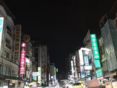 -六合夜市