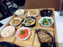 九宫格玲珑前菜-新仙清汤牛腩(铜锣湾店)