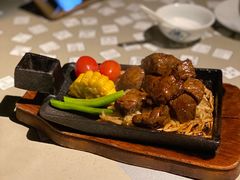 -穹六人间 people 6(岳阳路店)